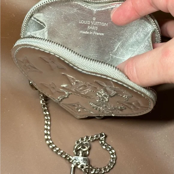 Louis Vuitton Limited Edition Monogram Miroir Heart Coin Purse. - Picture 3 of 7